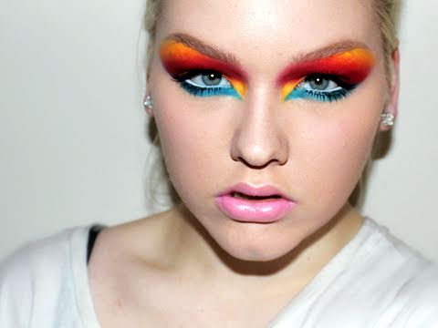 Runway Trend: Jeremy Scott Fall 2011 Makeup Tutorial Runway Trend: Jeremy Scott Fall 2011 Makeup Tutorial