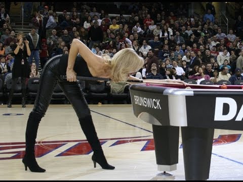 Poolplayers - Sexy Ewa Laurance and Leigh Hart and legendary pool players demonstrate amazing trick shots!