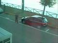 La follia di un uomo per la sua auto