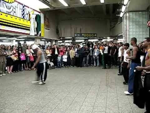 Patada subte Times Square