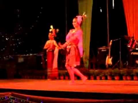 รำสี่ภาค - บ้านรำไทย ดอนเมือง (www.banramthai.com)