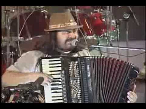 eo outro sera - Outro Baile Na Serra (Porca Veia) Amigo Adelar Bertussi hoje eu vou te contar Deu outro baile lá na Serra que eu empreitei pra tocar Tinha morena bonita e o ...