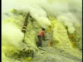 24 october 2000
a disturbing report on the terrible working conditions and appauling pay in indonesia's mining industry.