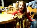Una delle più piccole cantanti di youtube (5 anni)