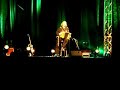 koncert Jaromíra Nohavicu 16.8.2008 v Častej na zámku Červený kameň pre 6000 fanúšikov; To umí každý debil, Propijeme naší babce, Kupila cigánka, Ostrava černáviac z koncertu na http://www.youtube.com/view_play_list?p=96F49673ECA910BE