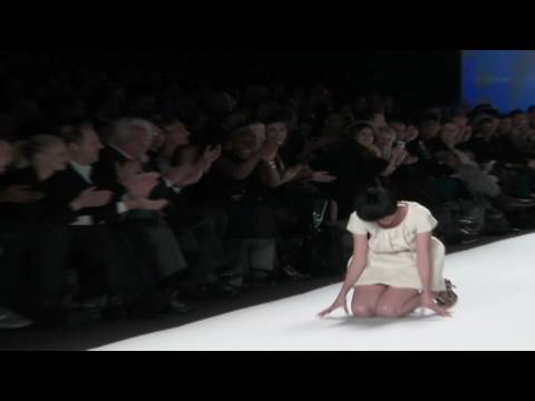 Models Slips Twice - Fashion models go bottoms-up. CNN's Jeanne Moos reports on the best falls ever.