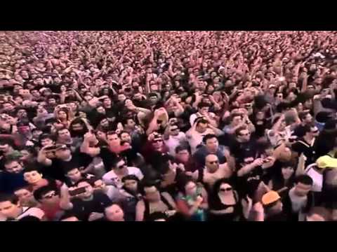 Eddie - Eddie Vedder owns the Cowbell on LIttle Sister. Thanks Santiago, Thanks Lollapalooza.