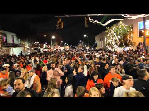 IRON BOWL 2013: Rolling Toomer's Corner after Auburn's Win!