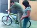 mi amigo no sabe andar en bicicleta