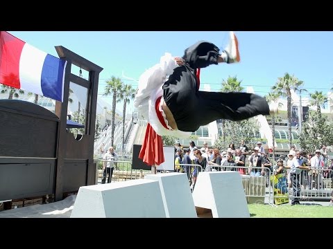 assassins - Anna tackles the infamous Assassin's Creed Obstacle course at Comic-Con San Diego 2014 and checks out the cosplayers and parkour. Visit all of our channels: Features & Reviews - http://www.youtube...