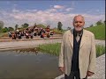 medley heino & horst k�bbert & gunther emmerlich 2006

1. heino - ach ich hab in meinem herzen 2007 
ach, ich hab' in meinem herzen da drinnen
einen wundersamen schmerz.
ja, mir ist mit einem mal tief da drinnen,
so ganz wundersam ums herz.
all' meine blumen will ich dir schenken,
und ich will immerzu an dich denken.
ach, ich hab' in meinem herzen da drinnen
einen wundersamen schmerz.

2. horst k�bbert - m�we du fliegst in die heimat 2006 
m�we du fliegst in die heimat
gr�� sie recht herzlich von mir
all meine guten gedanken
ziehen nach hause mit dir

bist du im dunkekln entschwunden
folgt dir voll sehnsucht mein blick
einmal nach st�rmischen tagen
kehre ich wieder zur�ck

m�we du fliegst in die heimat
gr�� mir mein heimliche gl�ck

3. gunter emmerlich - vor meinem vaterhaus steht eine linde 2006
vor meinem vaterhaus steht eine linde 
vor meinem vaterhaus steht eine bank 
und wenn ich einst sie wiederfinde 
dann bleib ich dort mein leben lang 
dann wird die linde wieder rauschen 
ihr liebes altes heimatlied 
mein ganzes herz wird ihr dann lauschen 
das oft in tr�umen heimw�rts zieht 
mein ganzes herz wird ihr dann lauschen 
wer wei�, wer wei�, wann das geschieht