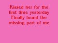 Love Bug-Jonas Brothers (live) w/ lyrics (see description)