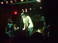creo que fue uno de los temas que m�s gustaron de la vi nikifiesta. fast food lo hacen de puta madre, y el tema es cojonudo. se oye m�s a la gente que al grupo, adem�s est�bamos cerca de un altavoz y el audio es bastante enfermo.