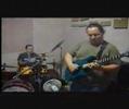 Essa é do trio de guitarristas Frank solari, Edu ardanuy e Sergio BUss , musica tritone!!!