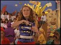 claudia abreu interpreta a apresentadora infantil cybele no filme ed mort, dirigido por  alain fresnot em 1997, ao lado de paulo betti, que vive o personagem t�tulo.
pelo seu hil�rio desempenho, claudia ganhou a lente de cristal de melhor atriz coadjuvante no festival do cinema brasileiro de miami.