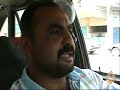 تقرير : عبدالقهار جمعةتاريخ بث التقرير : 22/10/2008يتخوف معظم سائقي سيارات الأجرة في العاصمة العراقية بغداد من التنقل بين أحيائها خشية التعرض للقتل أو الاختطفاف على أيدي المليشيات أو العصابات المنظمة، لذلك اقتصر نطاق تنقلهم ضمن أحياء معينة داخل العاصمة.