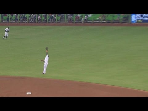 Video: Hechavarria robs Santiago with stellar grab