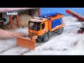 Miniature vidéo Camion MB Arocs avec lame chasse neige
