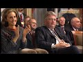 de meest begeerde schoonzoon van vlaanderen kreeg de eer om het nationale volkslied in volle crisis te bezingen voor koning albert ii.