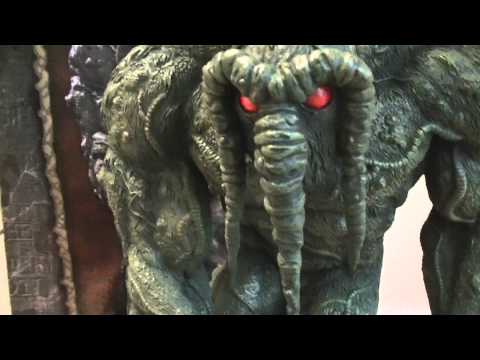 Marvelman - Very Under rated statue but a must have in your collection cause he is awesome maybe not to much reviews on him on youtube but here is a quick look at him lo...