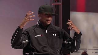 Gus Johnson reenacts the Stokley call on stage at E3,  AMAZING MUST SEE!