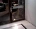 garrido loco rompe puerta