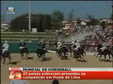 Reportagem da SIC sobre o Mundial de Horseball, em que Portugal conquistou o 3º lugar na competição, em Ponte de Lima. Encontravam-se 23 países presentes em competição, no qual a França venceu o campeonato e Espanha foi a 2 classificada.