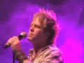anders johansson sings his latest singel 