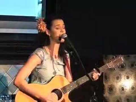 Mannequin - Katy Perry performed LIVE at the KISS FM Sprint Live Lounge. Watch this up and coming artist show off her talent for our KISS listeners!