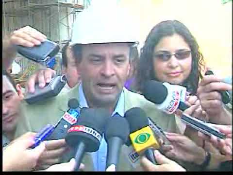 Governador Aécio Neves visita obras na avenida Antônio Carlos