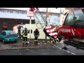 Auto stößt mit Rettungswagen zusammen