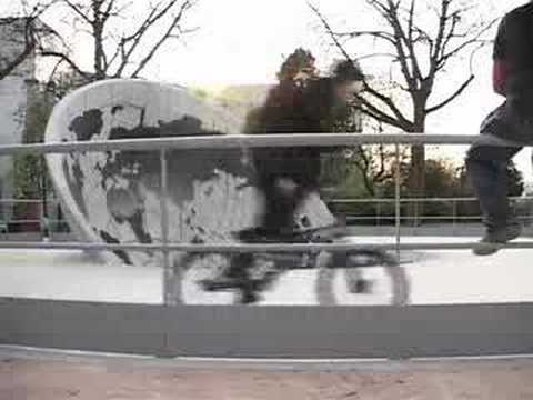 BMX BIKES TRICKS STUNTS CRASHES