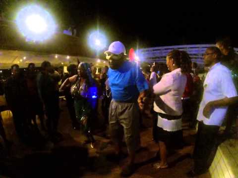 Oxtober, 2013 Soul Train Cruise costume party – Soul Train line dance.