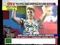 O femeie in varsta se rupe pe manele la OTV