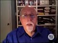 Walter S. Mossberg with Samsung Q1 Ultra UMPC