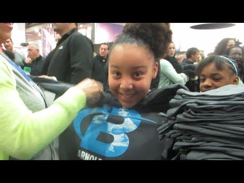 CUTEST FAN EVER?? - ARNOLD DAY 2 (FT. ARNOLD) | Furious Pete
