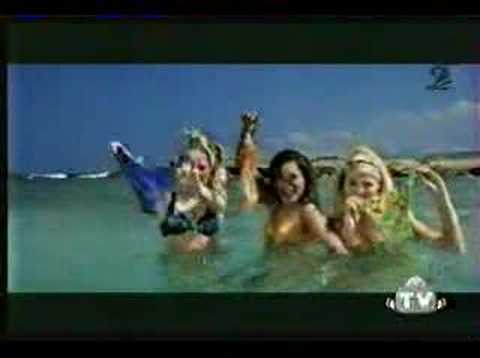 3girls kiss