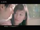FULL ALBUM IS ON MY CHANNEL! http://www.youtube.com/MyGrandFinalEMV for the second song in Jay Chous new CD Wo Hen Mang. Coming this November 2nd.Rate 5 stars :P and suscribe!Heres Lyrics thanks to Jay-chou.net彩虹哪裡有彩虹告訴我能不能把我的願望還給我為什麼天這麼安靜所有雲都跑到我這裡##有沒有口罩一個給我釋懷說了太多就成真不了也許時間是一種解藥也是我現在征服下的毒藥看不見你的笑 我怎麼睡得著你的身影這麼近我卻抱不到沒有地球太陽還是會繞沒有理由我也能自己走**你要離開 我知道很簡單你說依賴 是我們的阻礙就算放開 那能不能別沒收我的愛當作我最後才明白 Repeat ## **RAP 看不見你的笑要我怎麼睡得著你的身影這麼近我卻抱不到沒有地球太陽開始會繞...會繞沒有理由我也能自己走掉是我說了太多就成真不了也許時間是一種解藥...解藥也是我現在征服下的毒藥Repeat **RainbowCan someone inform me where the rainbow is?Can you return my wish back to me?Why is the sky still so calm?All the clouds have amassed above me##Do you have a spare face mask to lend me?Because I said too much, now it will not eventuateMaybe time is an antidoteMaybe I am now overcoming this poisonWithout seeing your smile, how can I sleep?Your shadow is so close yet I cannot hug youThe sun will continue revolving even without the Earth existingI can walk away (from you) without a reason**You want to leave, I know it is (a) simple (thing)You said reliance was the major barrier between usIf I choose to let go, that cannot remove my love for youI'll just pretend that I understand in the endRepeat ## **RAPWithout seeing your smile, how can I sleep?Your shadow is so close yet I cannot hug youThe sun will continue revolving even without the Earth existing...revolvingI can abandon (you) without a reasonBecause I said too much, now it will not eventuateMaybe time is an antidote... antidoteMaybe I am now overcoming this poisonRepeat **Cai HongNa li you cai hong gao su woNeng bu neng ba wo de yuan wang huan gei woWei shen me tian zhe mo an jingSuo you de yun dou bao dao wo zhe li##You mei you kou zhao yi ge gei woShi huai shuo le tai duo jiu cheng zhen bu liaoYe xu shi jian shi yi zhong jie yaoYe shi wo xian zai zheng fu xia de du yaoKan bu jian ni de xiao wo zen me shui de zhaoNi de shen ying zhe me jin wo que bao bu daoMei you di qiu tai yang hai shi hui raoMei you li you wo ye neng zi ji zou**Ni yao li kai wo zhi dao hen jian danNi shuo yi lai shi wo men de zu aiJiu suan fang kai na neng bu neng bie mo shou wo de aiDang zuo wo zui hou cai ming baiRepeat ## **RAPKan bu jian ni de xiao yao wo zen mo shui de zhaoNi de shen ying zhe me jin wo que bao bu daoMei you di qiu tai yang kai shi hui rao ... hui raoMei you li you wo ye neng zi ji zou diaoShi wo shuo le tai dou jiu cheng zhen bu liaoYe xu shi jian shi yi zhong jie yao... jie yaoYe shi wo xian zai zheng fu xia de du yaoRepeat **