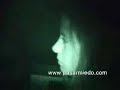 CHICA EN LA CARRETERA