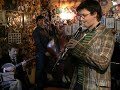 Video: James Evans Incredible String Four play Swing That Music