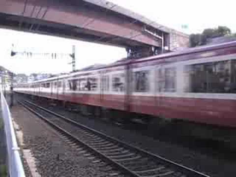京急2100形2165編成通過