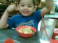 videos de Pontrie eating YAKISOBA