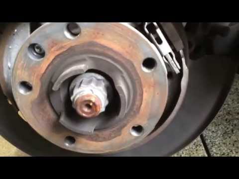 2004 Porsche Cayenne Rear Brake Rotor Replacement