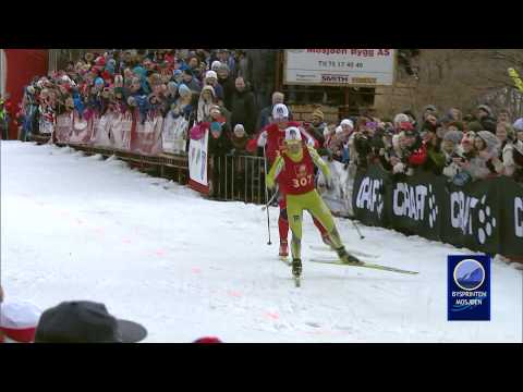 bjørgen - Marit Bjørgen i duell med Petter Northug under Bysprinten Mosjøen 2011. Før startskuddet går, får vi kommetarer fra Odd-Bjørn Hjelmeset og Øystein