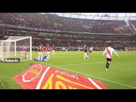 El gol de Driussi a Colón, desde el campo de juego