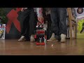 Dansar som robotar (og skyter da!) Dansar som robotar (og skyter da!)