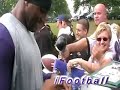 Football Ravens NFL Ray Lewis Signs autographs Football Ravens NFL Ray Lewis Signs autographs