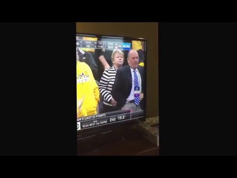 Guy Gives Most Aggressive Shirt/Pants Tuck Ever During OU/VCU Game