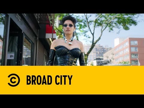 Ilana's Matrix Cosplay | Broad City