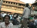 swayambhunath, sur une colline qu'on acc�de par un long escalier, imposant lieu de culte bouddhiste datant de plus de 2000ans, stupa, temples, monast�res, mus�e et singes.
http://www.marcopoloimaginaire.com/voyages.htm